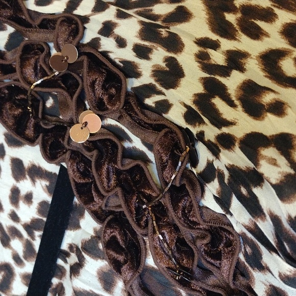 🖤Vintage Leopard Ruffle Accordion Top with Beads - Picture 9 of 15